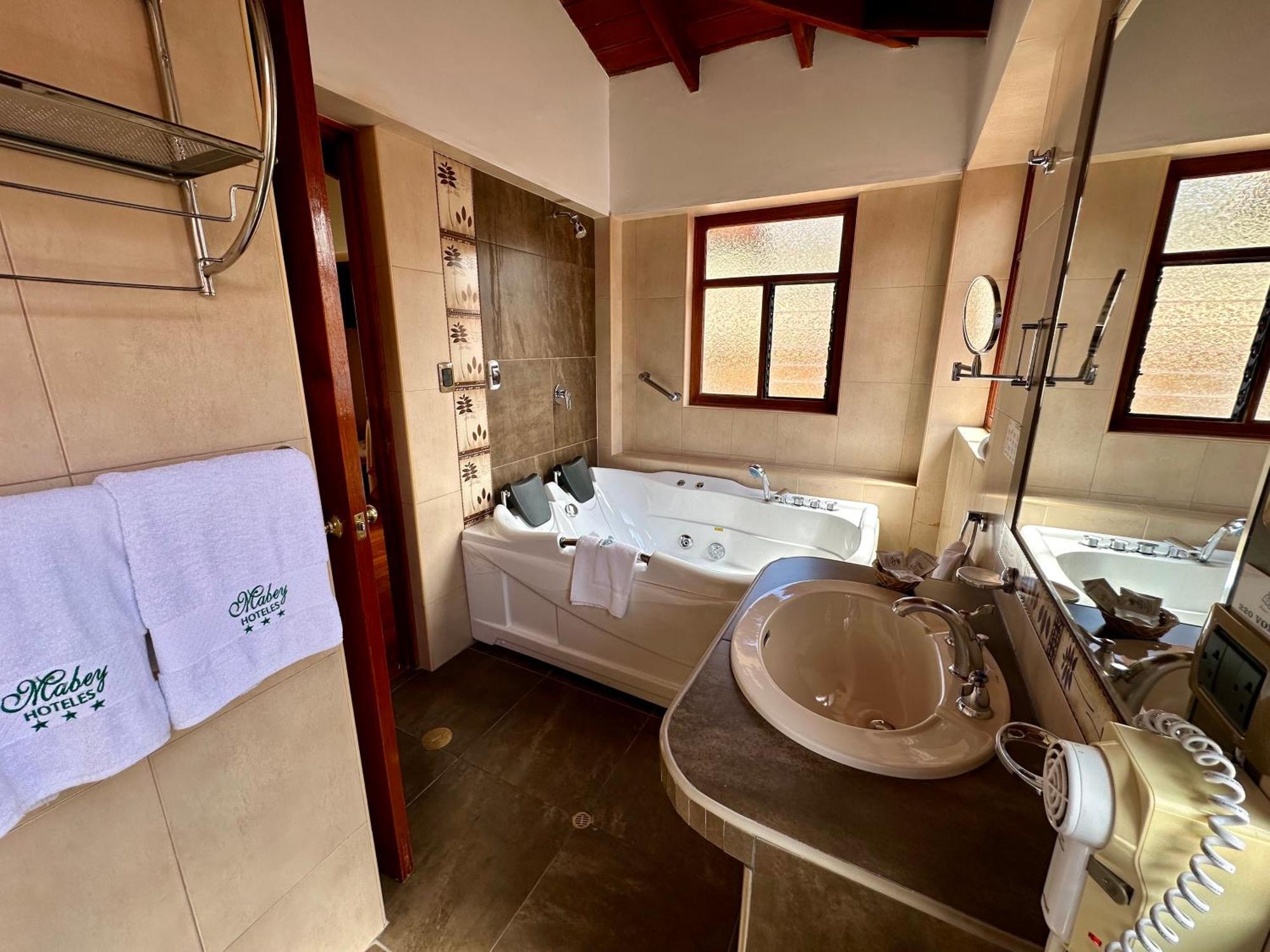 Hotel Mabey Urubamba Extérieur photo